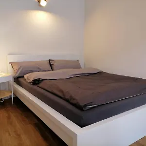  Apartment In / Mit Allem Drum Und Dran